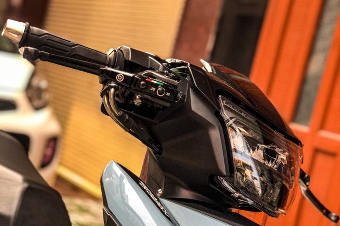 Master rem pakai Brembo RCS 17 dan headlamp pakai LED Zhipat