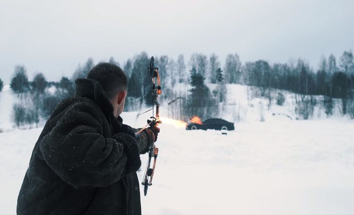 Detik-detik Mikhail Litvin ledakkan BMW M5 sampai hampir enggak berbentuk.