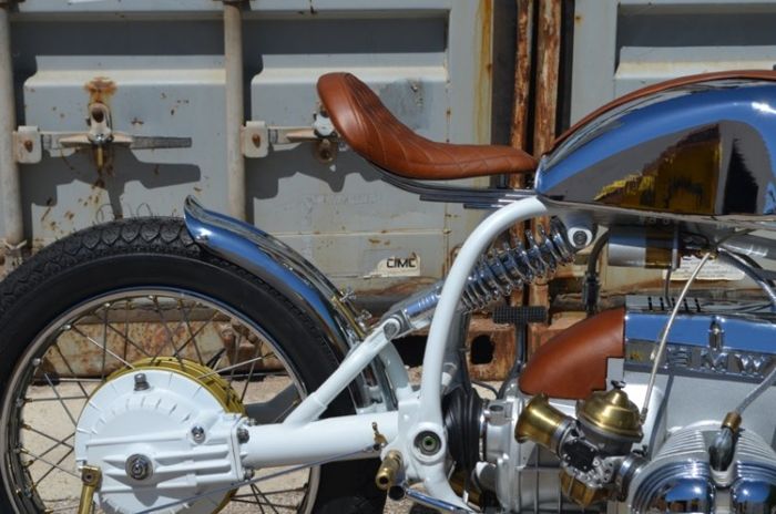 Suspensi belakang dibuat ala monoshock