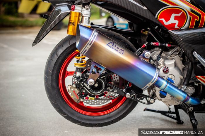 Sektor mesin mendapat exhaust system Atom Project titanium