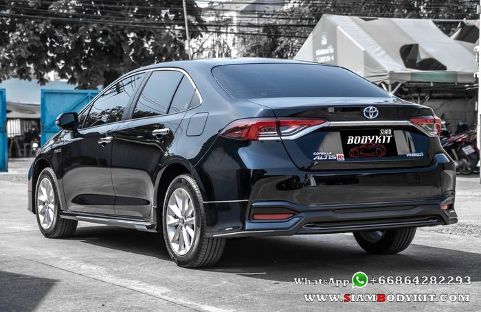 Tampilan belakang modifikasi Toyota Corolla Altis garapan Fiar Design