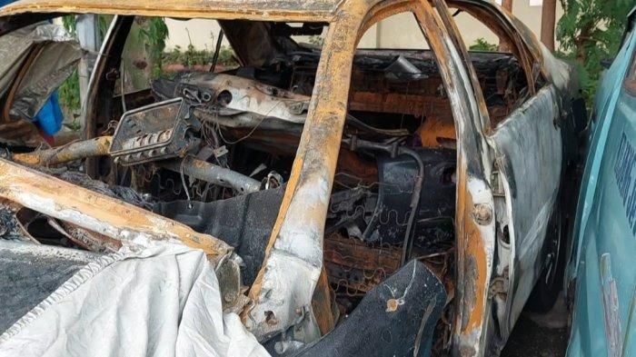 Sekujur bodi dan isi kabin Toyota Camry tragedi pasar Senen habis terbakar