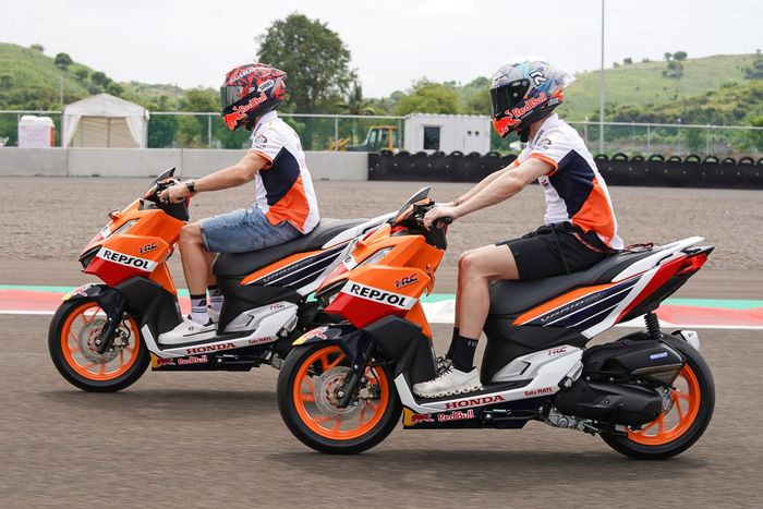 Honda Vario 160 dipakai pembalap Repsol Honda Team