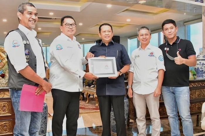 Ketua Ikatan Motor Indonesia (IMI) Bambang Soesatyo alias Bamsoet dukung gelaran Vespa World Days 2022 di Bali.