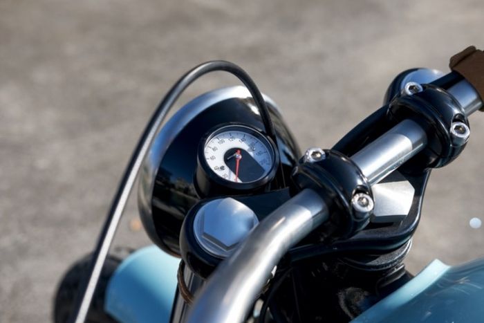 Area kokpit mendapatkan part-part dari katalog BAAK Motocyclettes