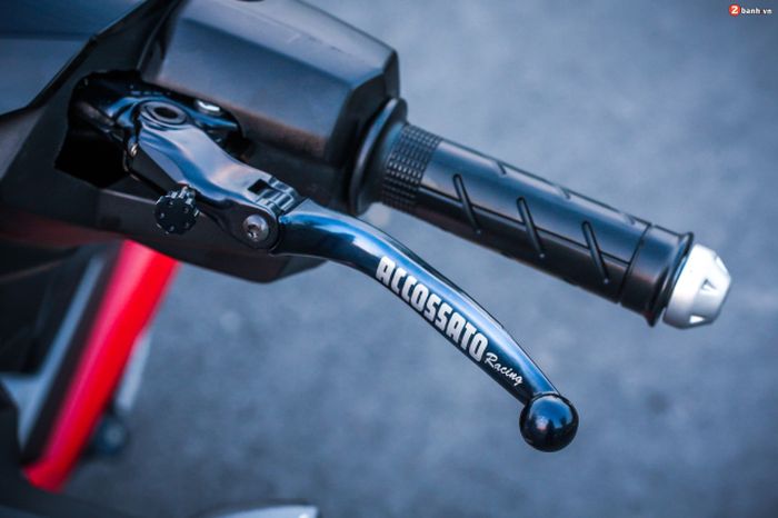 Tuas kopling mengandalkan produk Accossato