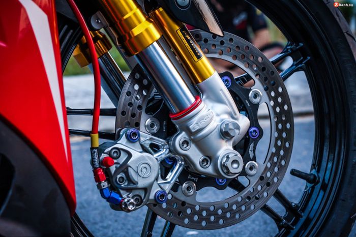 Garpu depan pakai upside down RCB dan pengereman baru