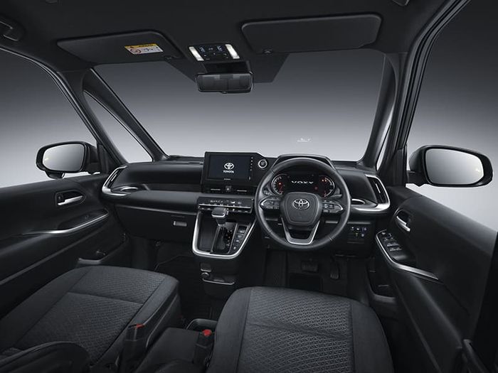 Interior Toyota Voxy.