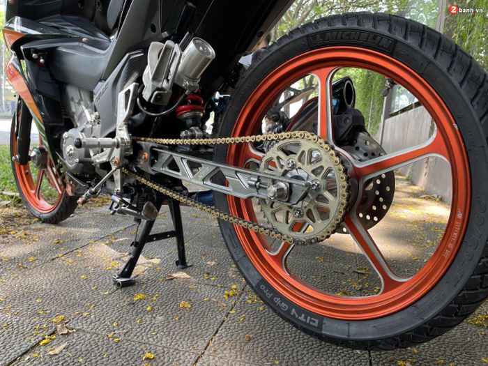 Swingarm pakai produk aftermarket
