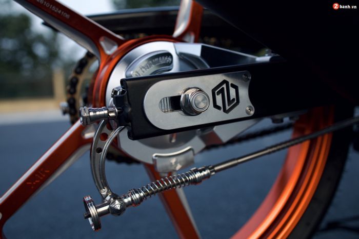 Rem belakang tetap tromol tapi dengan paha rem stainless steel