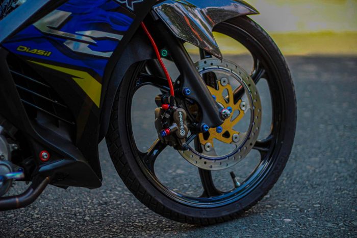 Kaki-kakinya makin istimewa