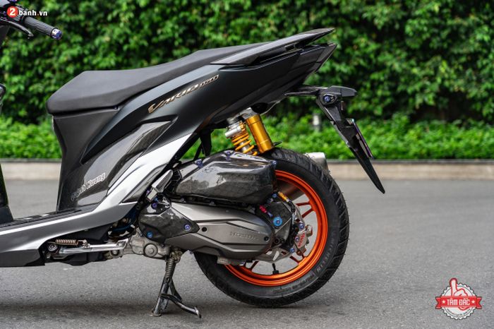 Suspensi belakang diganti dengan shock Ohlins