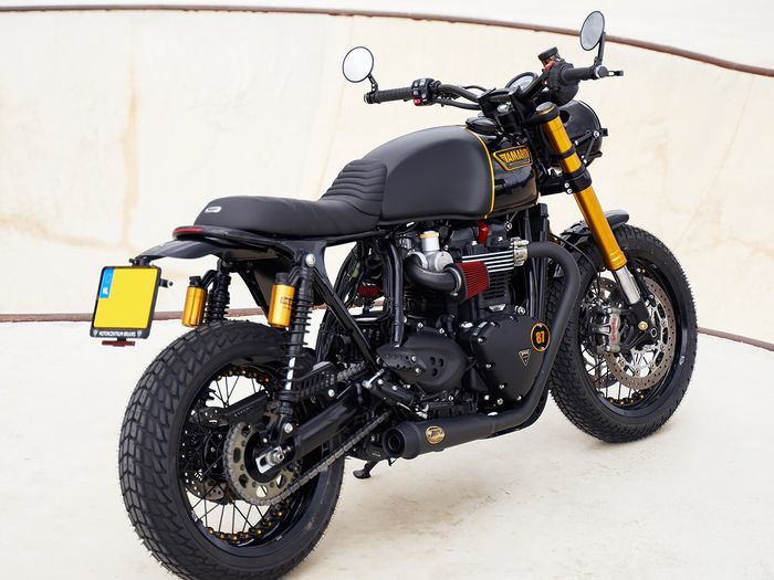 Triumph Thruxton RS roadster yang apik