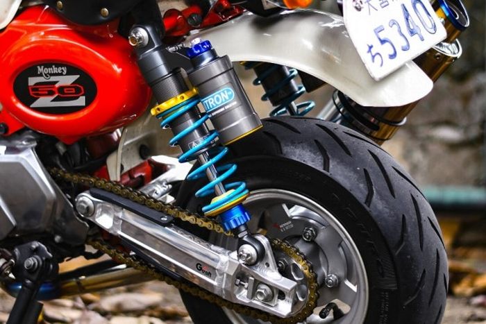 Swingarm G-Craft dengan shock Nitron R3