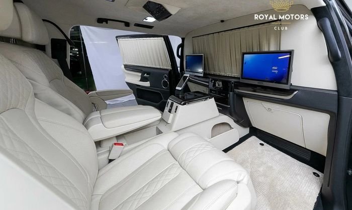 Tampilan kabin mewah dan berkelas ala modifikasi Lexus LX 570 limousine