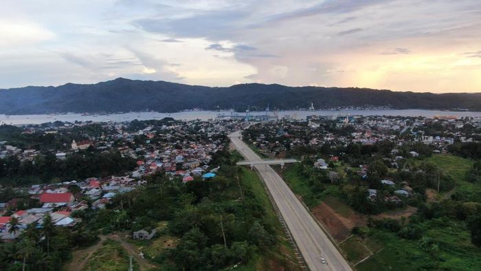 Jalan Tol Manado-Bitung Ruas Danowudu-Bitung.