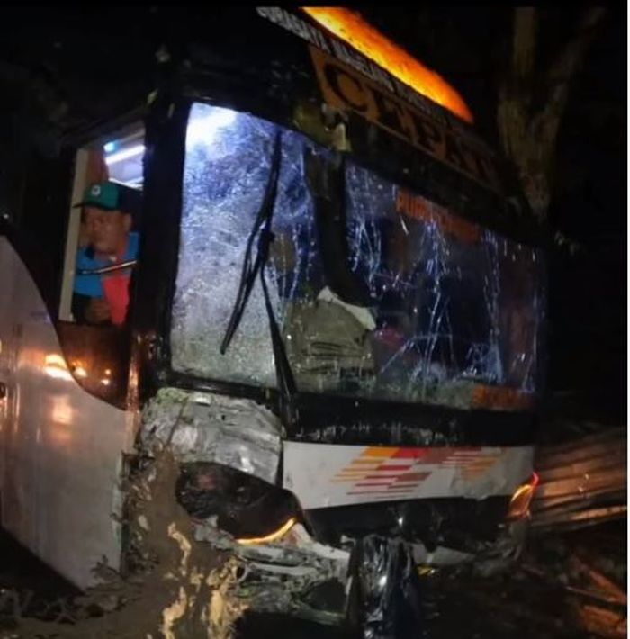 Kondisi bus PO EKA usai kecelakaan maut di jalur Secang, Magelang, Jateng