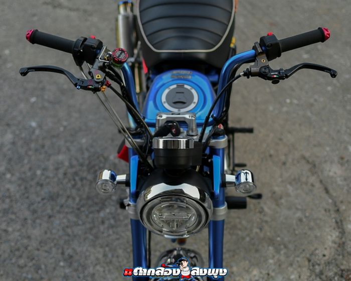 Area kokpitnya mendapat beragam aksesori mewah