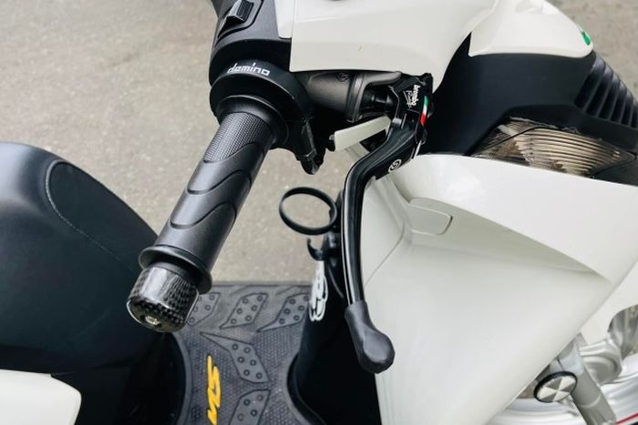 Master rem depan pakai Brembo