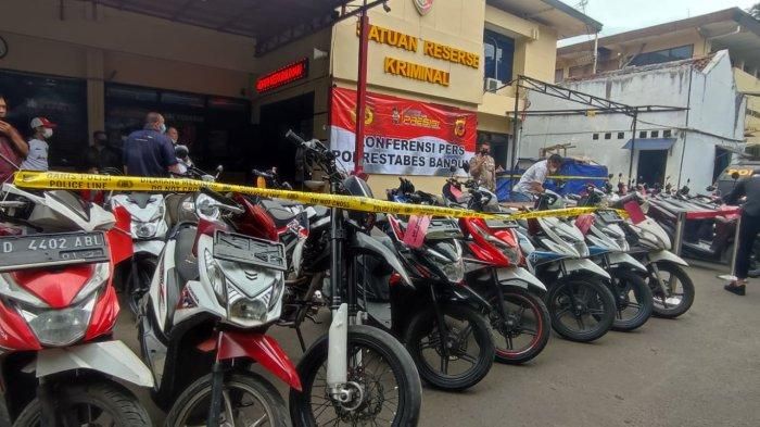 Barang bukti 30 motor curian yang berhasil diamankan Polrestabes Bandung