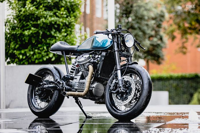 Garpu depan diganti dengan milik Suzuki GSX-R600