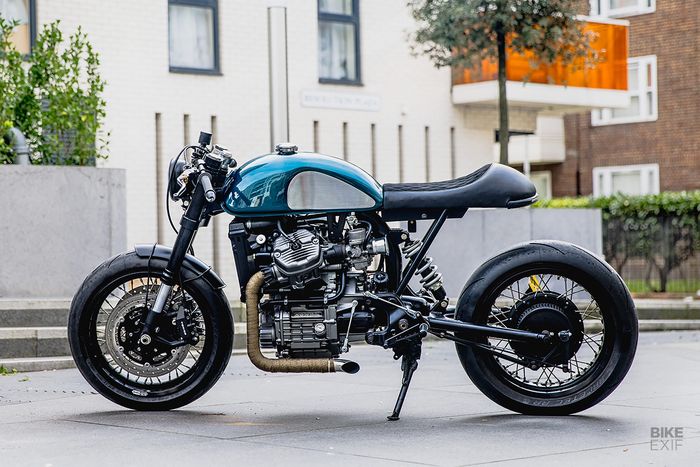 Jok kustom khas cafe racer dan tangki Benelli jadi bodi-bodi baru Honda CX500 ini