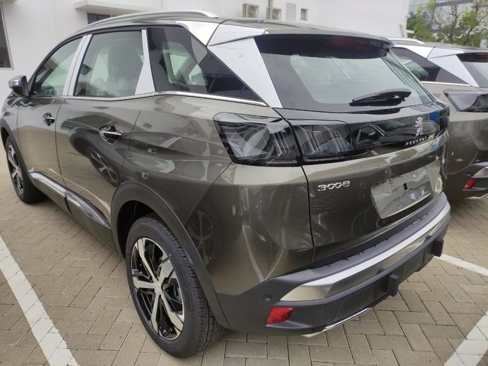 Peugeot 3008 warna Amazonite Grey