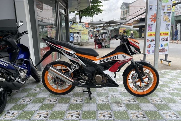 Modifikasi Honda Sonic 150R yang apik