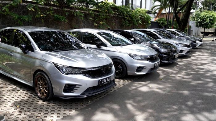 Mobil para anggota HACHI (Honda City Hatchback Indonesia)