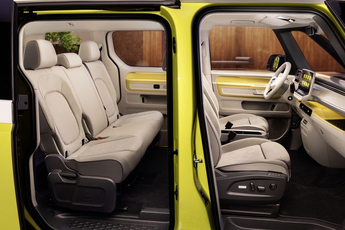 Volkswagen ID. Buzz dapat jok dan material interior berbahan ramah lingkungan.