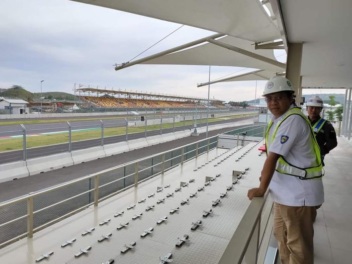 Gubernur Nusa Tenggara Barat (NTB), Zulkieflimansyah saat mengecek kesiapan Sirkuit Mandalika jelang MotoGP Indonesia 2022, Rabu (9/3/2022)