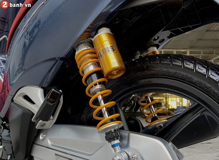Suspensi belakang diganti shock Ohlins