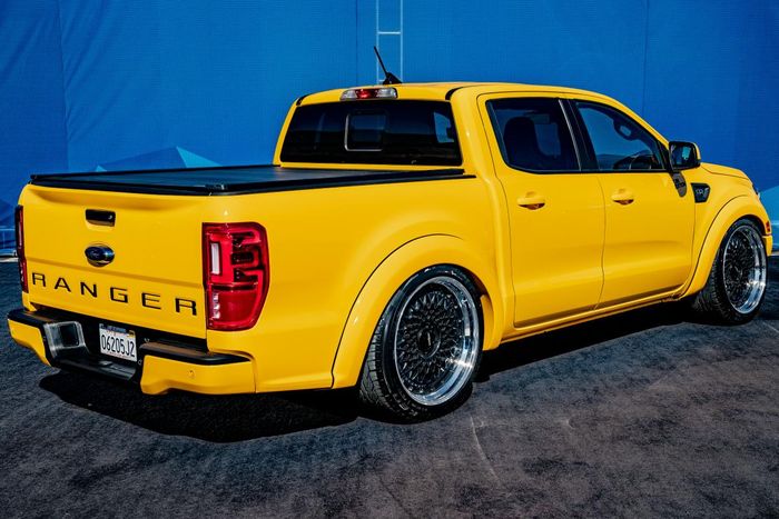 Modifikasi Ford Ranger ditopang proporsi kaki-kaki kandas dekat ke aspal