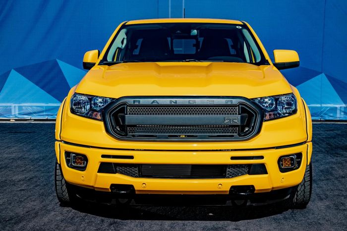 Modifikasi Ford Ranger dibikin mencolok pakai warna kuning khusus
