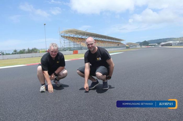 David Woodward (kiri) dan Campbell Waddell (kanan) pakar pengaspalan dan pengujian lapisan permukaan lintasan balap Roads Runways Racetracks (R3).
