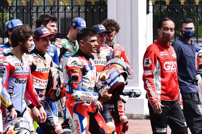 Sebelum bertanding di Sirkuit Mandalika, Sejumlah Pembalap MotoGP melakukan parade di Jakarta yang Dilepas langsung oleh Presiden Jokowi. 