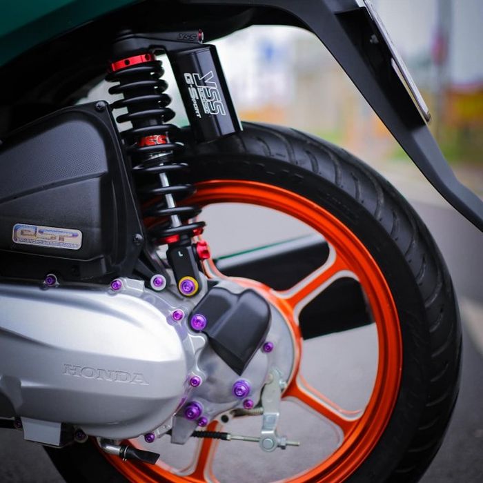 Suspensi belakang diganti dengan shock YSS
