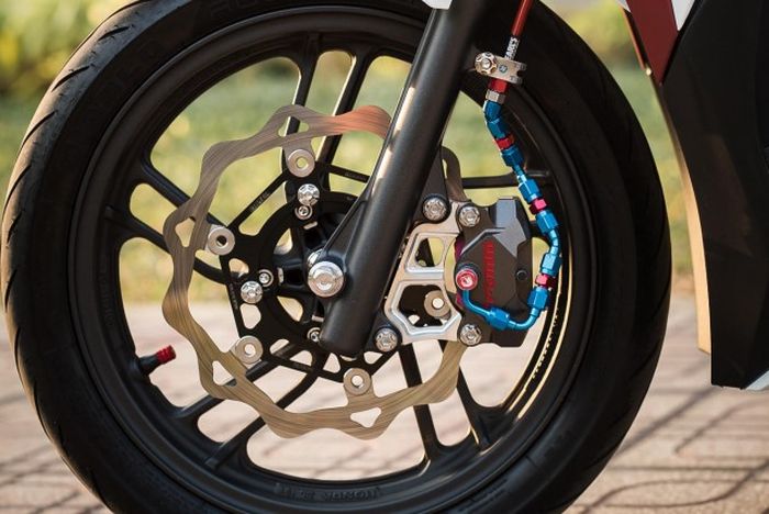 Kaki depan mendapatkan upgrade pengereman