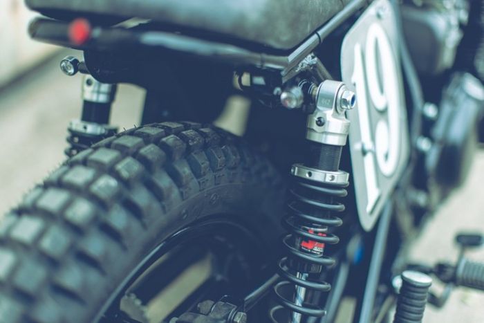 Suspensi belakang diganti dengan shock YSS