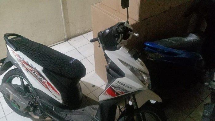 Ilustrasi: Satu unit sepda motor pada yang menjadi barang bukti hasil kejahatan tindak pidana penggelapan di Kota Padang, Sumbar, Sabtu (12/3/2022).  