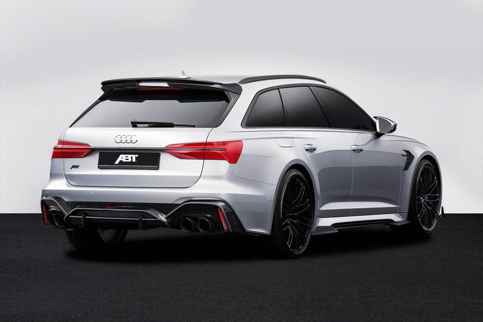 Modifikasi Audi RS6 Avant juga mendapat body kit serat karbon yang agresif