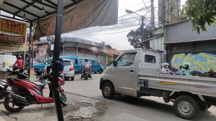 Lokasi perampasan Suzuki Splash milik wartawan oleh debt collector di jalan raya Cikaret, kabupaten Bogor, Jawa Barat