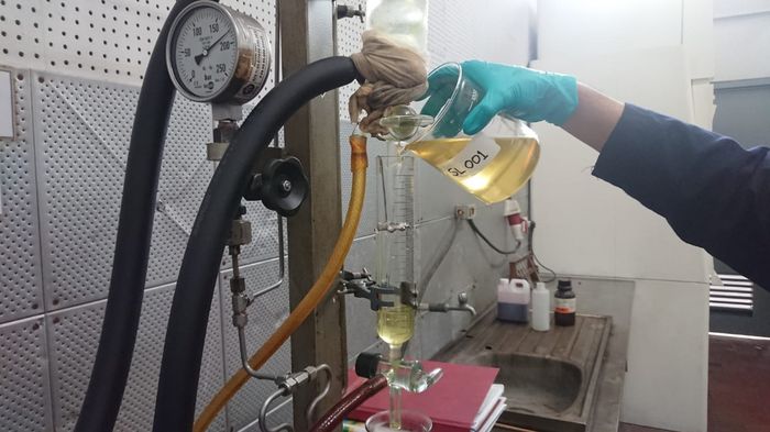 Pertamina melalui PT Kilang Pertamina Internasional (PT KPI) berhasil memproduksi bahan bakar minyak dan bahan dasar pelumas yang memenuhi kualitas BBM dan pelumas racing berstandar Internasional