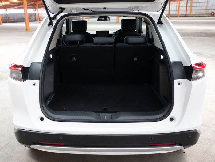 Pintu bagasi All New Honda HR-V SE tak dilengkapi hands-free power tailgate + walk-away close