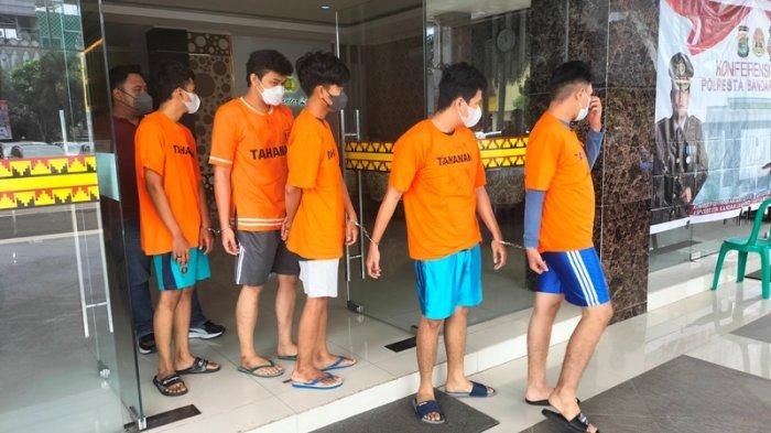 Lima pelaku penggelapan mobil rental di Bandar Lampung