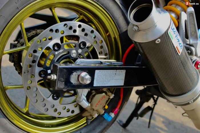 Rem belakangnya juga diupgrade pakai produk Belakang