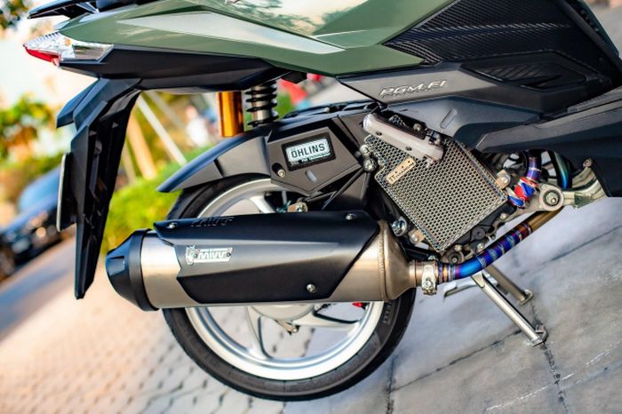 Sektor mesin diberi knalpot MIVV