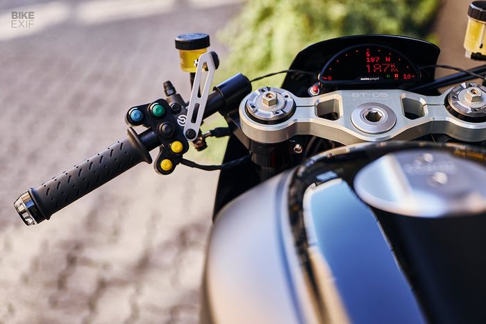 Area kokpit dibuat minimalis