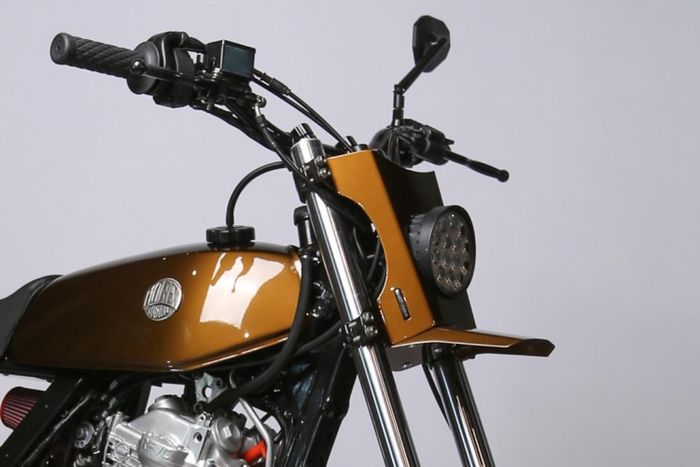 Area depan juga dibuat serba minimalis