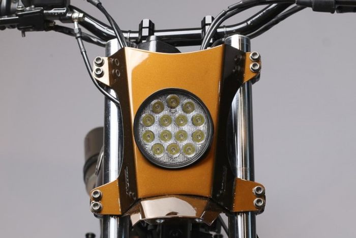 Headlamp diganti model LED dengan cover ala flat tracker
